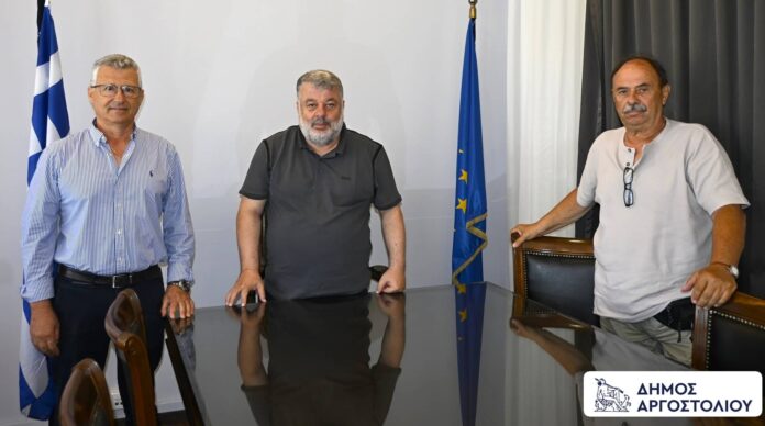 Συνάντηση Δημάρχου με μέλη του ΔΣ του Κυνηγετικού Συλλόγου Αργοστολίου Συνάντηση Δημάρχου με μέλη του ΔΣ του Κυνηγετικού Συλλόγου Αργοστολίου
