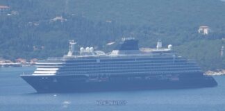 Πλωτό παλάτι στο Φισκάρδο – Το «Explora II» έφερε 800 επιβάτες στην Κεφαλονιά