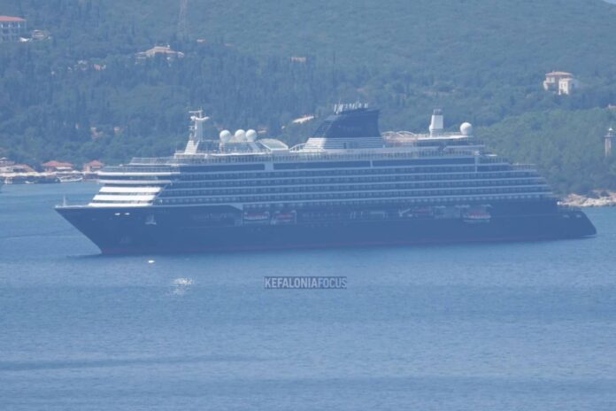 Πλωτό παλάτι στο Φισκάρδο – Το «Explora II» έφερε 800 επιβάτες στην Κεφαλονιά Πλωτό παλάτι στο Φισκάρδο – Το «Explora II» έφερε 800 επιβάτες στην Κεφαλονιά