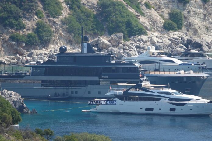 Ιθάκη :Η υπερπολυτελής θαλαμηγός «ATLANTE» του Ιταλού δισεκατομμυριούχου Remo Ruffini της Moncler αγκυροβόλησε στον μαγευτικό όρμο Σαρακήνικο Ιθάκη :Η υπερπολυτελής θαλαμηγός «ATLANTE» του Ιταλού δισεκατομμυριούχου Remo Ruffini της Moncler αγκυροβόλησε στον μαγευτικό όρμο Σαρακήνικο