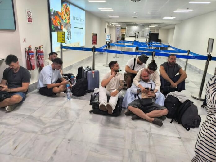 Aεροδρόμιο ταλαιπωρίας αυτό της Μυκόνου… Aεροδρόμιο ταλαιπωρίας αυτό της Μυκόνου…