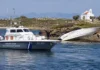 Ταχύπλοο με δύο άτομα προσάραξε σε βραχονησίδα – Στο Νοσοκομείο ο 60χρονος χειριστής