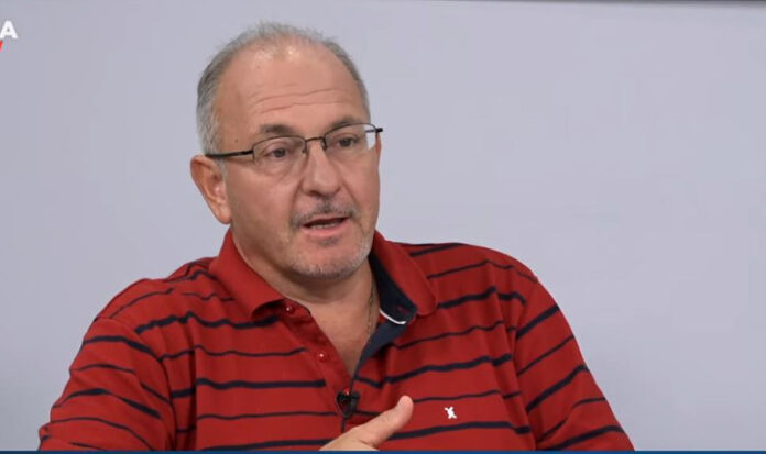 Αν ξαναπατήσει νέος γιατρός στην Κεφαλονιά, να μας τηλεγραφήσετε» – Καταπέλτης ο Γ.Γ.της Ομοσπονδίας Ενώσεων Νοσοκομειακών Γιατρών Ελλάδος (ΟΕΝΓΕ) Πάνος Παπανικολάου για την υπόθεση στο ΚΥ Σάμης Αν ξαναπατήσει νέος γιατρός στην Κεφαλονιά, να μας τηλεγραφήσετε» – Καταπέλτης ο Γ.Γ.της Ομοσπονδίας Ενώσεων Νοσοκομειακών Γιατρών Ελλάδος (ΟΕΝΓΕ) Πάνος Παπανικολάου για την υπόθεση στο ΚΥ Σάμης