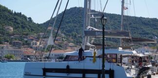 Η επισκεψιμότητα των ιστιοπλοϊκών στο Βαθύ ξεπερνά κάθε προσδοκία – Η Ιθάκη πρωταγωνιστεί στο yachting