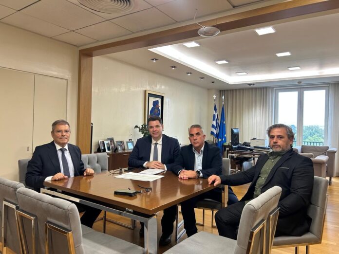 Συνάντηση του Δημάρχου Ιθάκης με τον Υφυπουργό παρά τω Πρωθυπουργώ Θανάση Κοντογεώργη για τα μεγάλα έργα του νησιού Συνάντηση του Δημάρχου Ιθάκης με τον Υφυπουργό παρά τω Πρωθυπουργώ Θανάση Κοντογεώργη για τα μεγάλα έργα του νησιού