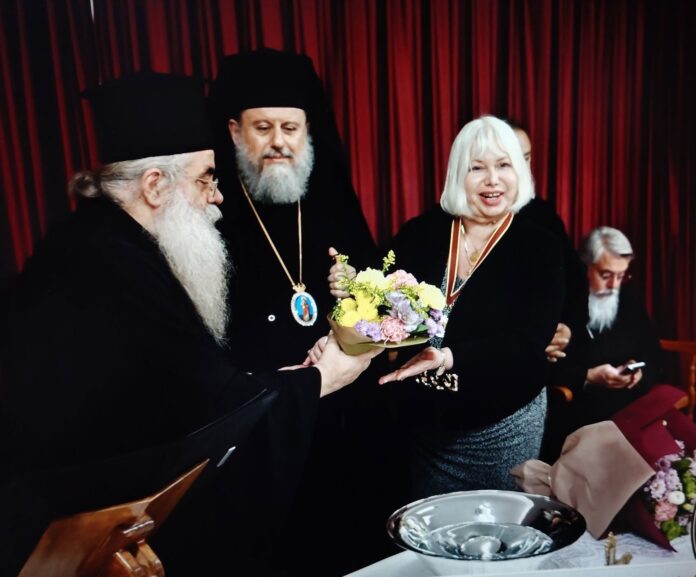 Η Mαριλένα Φωκά τιμήθηκε για τις δημιουργίες της στην Αγία Σοφία του Ν. Ψυχικού. Η Mαριλένα Φωκά τιμήθηκε για τις δημιουργίες της στην Αγία Σοφία του Ν. Ψυχικού.